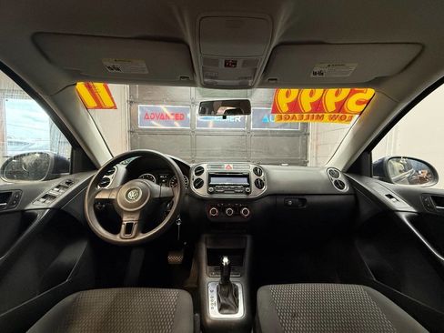 Used 2011 Volkswagen Tiguan SE FWD image 7