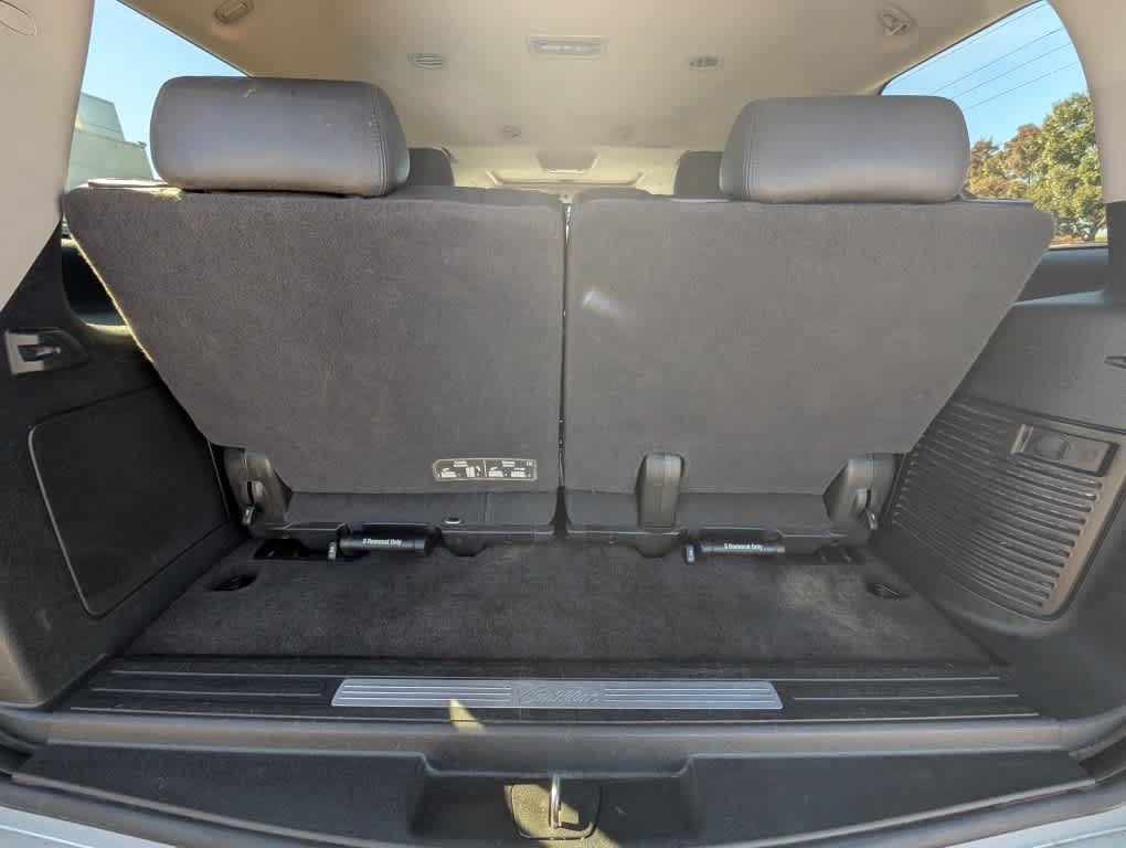 Used 2014 Cadillac Escalade Luxury AWD/4WD image 11