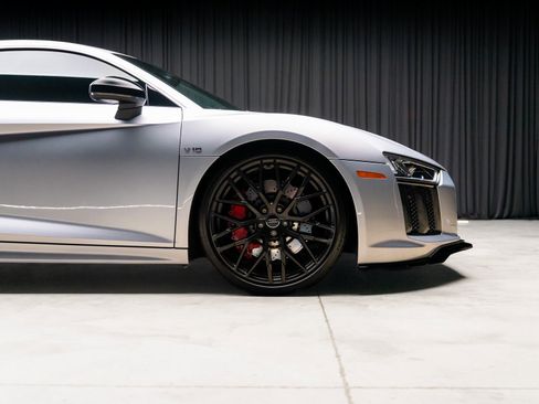 Used 2018 Audi R8 V10 w/ Premium Package image 29