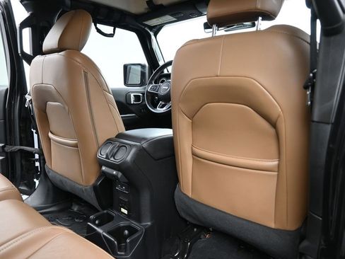 Used 2020 Jeep Gladiator Overland image 19