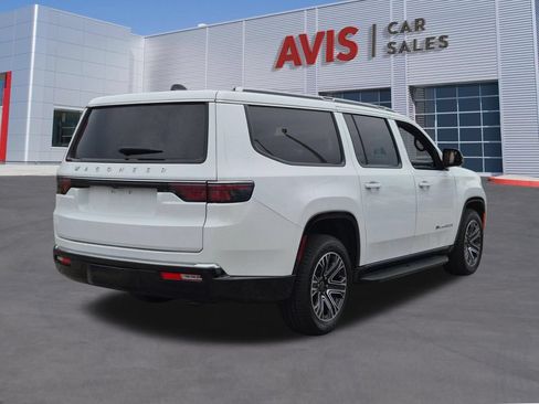 Used 2025 Jeep Wagoneer L Series II AWD/4WD image 5