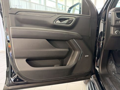 Used 2023 GMC Yukon XL SLT w/ SLT Premium Package RWD image 20