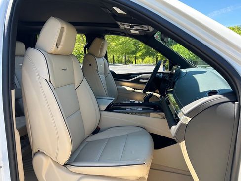 Used 2024 Cadillac Escalade Premium Luxury w/ LPO, Floor Liner Package AWD/4WD image 55