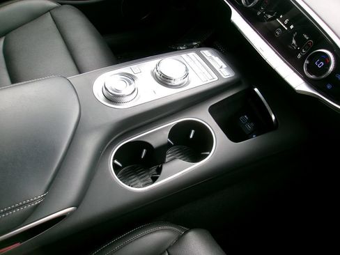 Used 2025 Genesis GV70 2.5T AWD/4WD image 14