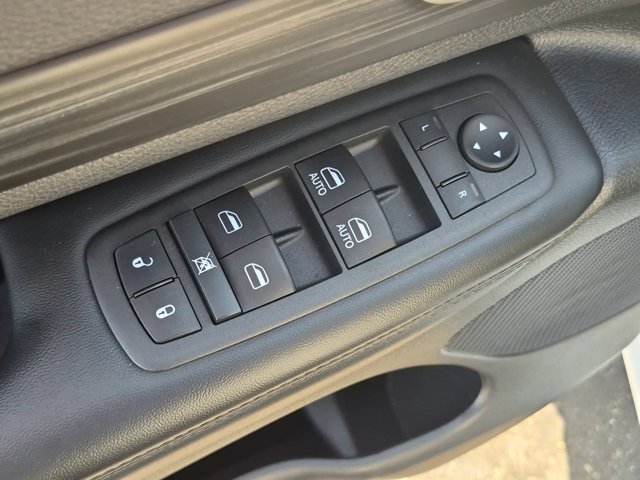 Used 2022 Jeep Grand Cherokee Laredo X RWD image 15
