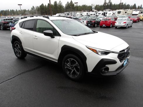 Used 2024 Subaru Crosstrek 2.0i Premium w/ Crosstrek Mirror Package AWD/4WD image 7