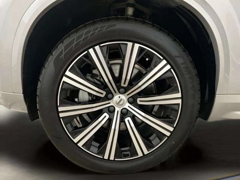Used 2025 Volvo XC90 B5 Core AWD/4WD image 99