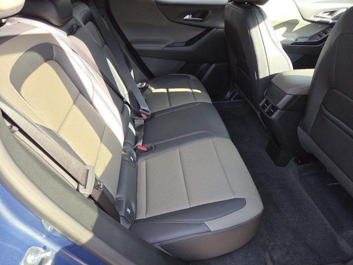 New 2027 Chevrolet Equinox LT w/ Convenience Package II AWD/4WD image 26