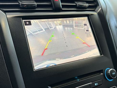 Used 2018 Ford Fusion SE w/ Equipment Group 201A FWD image 23