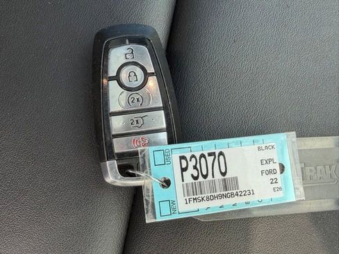 Used 2022 Ford Explorer XLT w/ Equipment Group 202A AWD/4WD image 18
