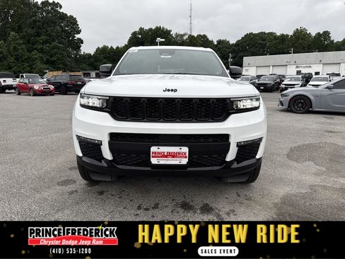 New 2025 Jeep Grand Cherokee L Limited w/ Black Appearance Package image 8