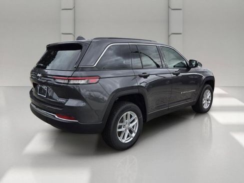 Certified 2026 Jeep Grand Cherokee Laredo AWD/4WD image 5