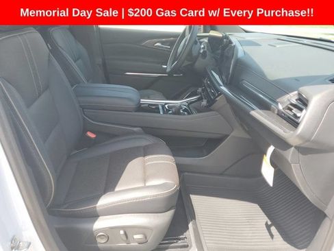 New 2026 Chevrolet Traverse High Country w/ LPO, Floor Liner Package FWD image 9