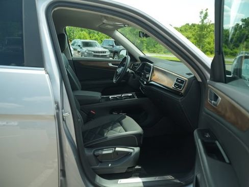Used 2025 Volkswagen Atlas SE FWD image 20