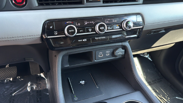 Used 2025 Honda Pilot EX-L image 30