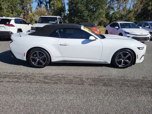 Used 2024 Ford Mustang Premium image 9