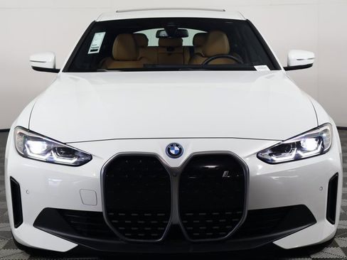 Used 2023 BMW i4 eDrive35 w/ Premium Package image 2