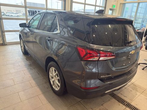 Used 2023 Chevrolet Equinox LT image 3