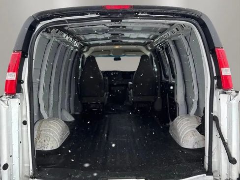 Used 2021 Chevrolet Express 2500 w/ Driver Convenience Package RWD image 6