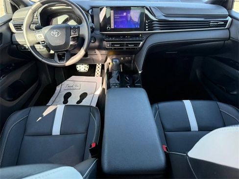 Used 2025 Toyota Camry XSE image 11