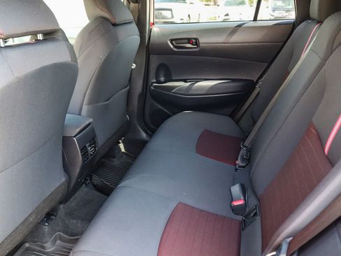 Used 2025 Toyota Corolla Cross AWD Hybrid w/ Moonroof Package image 17
