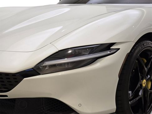 Used 2022 Ferrari Roma image 5