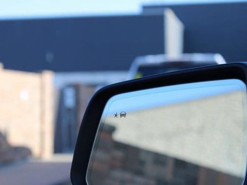 Used 2023 Chevrolet Traverse High Country image 26