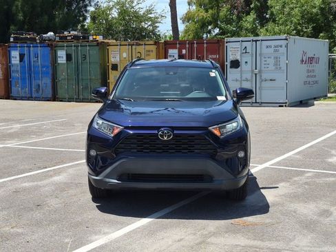 Used 2019 Toyota RAV4 XLE FWD image 2