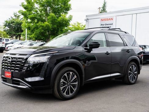 New 2026 Nissan Pathfinder Platinum w/ Cargo Package AWD/4WD image 3
