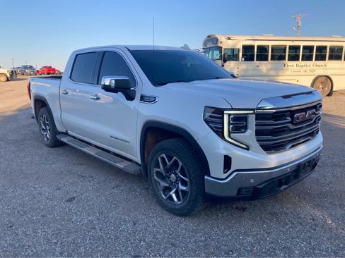 Used 2024 GMC Sierra 1500 SLT w/ SLT Premium Plus Package AWD/4WD image 10