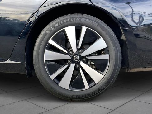 Used 2022 Nissan Altima 2.5 SV w/ SV Premium Package image 10