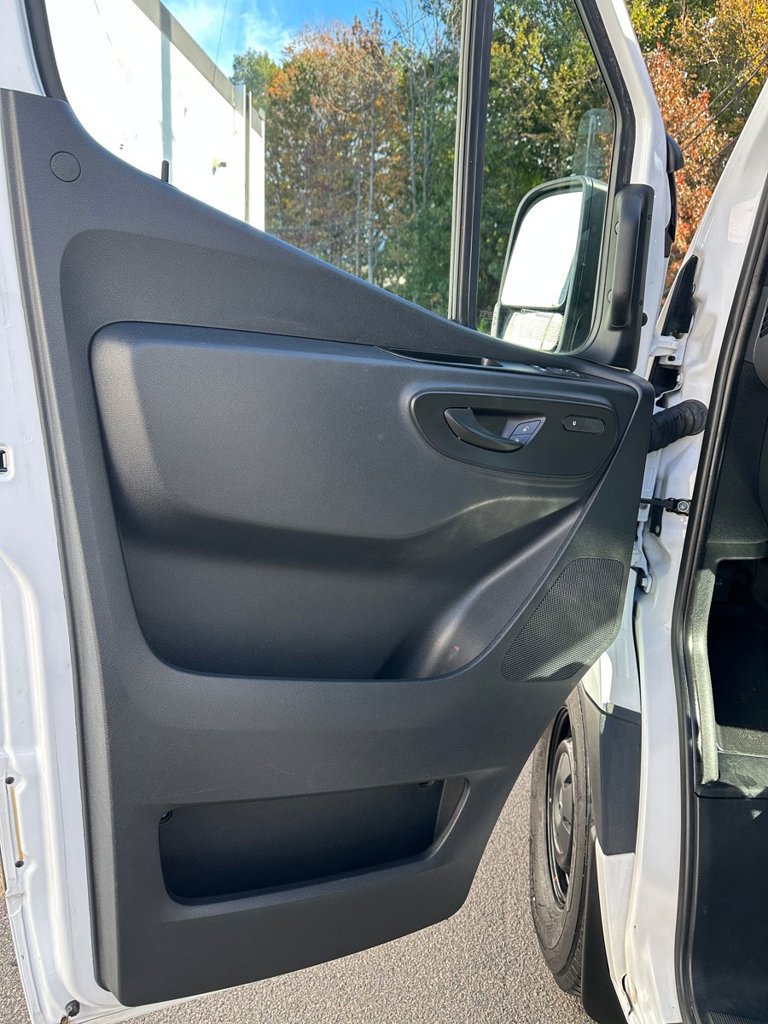 Used 2025 Mercedes-Benz Sprinter 2500 image 7