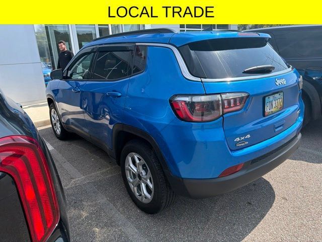 Used 2025 Jeep Compass Latitude AWD/4WD image 4