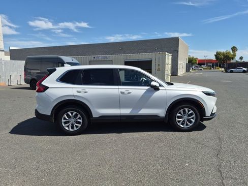 Used 2023 Honda CR-V LX image 4