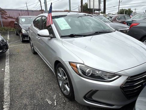 Used 2017 Hyundai Elantra Limited w/ Limited Tech Package 04 image 1