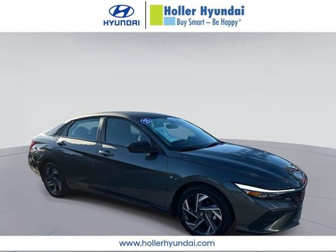 Certified 2025 Hyundai Elantra Sport image 1
