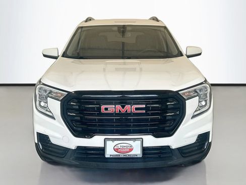 Used 2022 GMC Terrain SLE w/ Driver Convenience Package FWD image 2