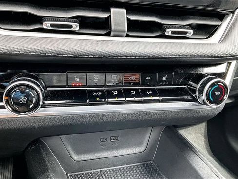 Used 2025 Chevrolet Equinox LT FWD image 31