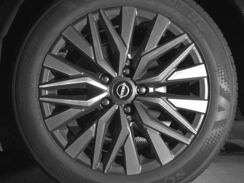 Used 2025 Nissan Altima 2.5 SV FWD image 14