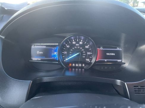 Used 2017 Ford Explorer XLT w/ Equipment Group 202A AWD/4WD image 15