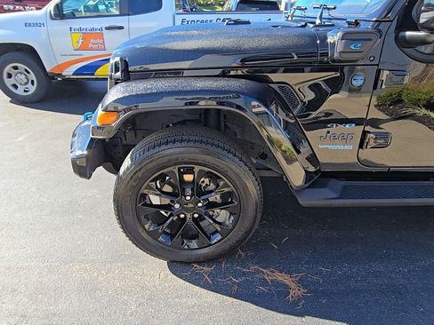 Used 2021 Jeep Wrangler Unlimited Sahara image 13