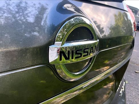 Used 2018 Nissan Rogue SV AWD/4WD image 29