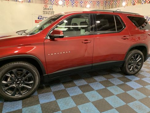 Used 2020 Chevrolet Traverse RS w/ LPO, Floor Liner Package image 7