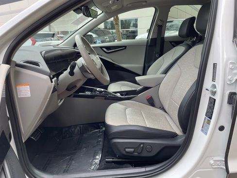 Used 2023 Kia Niro Wave w/ Wave Preserve Package image 16
