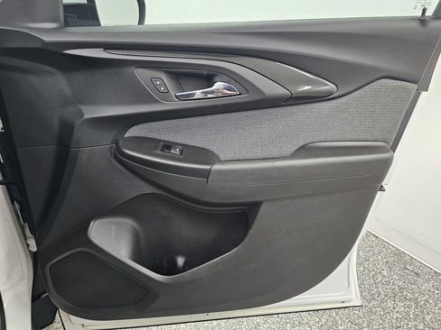 Used 2022 Chevrolet TrailBlazer LT w/ Convenience Package FWD image 25