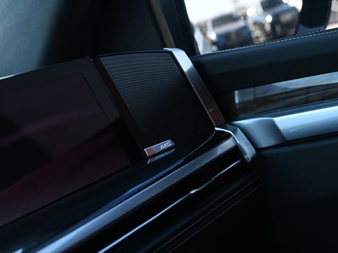 Used 2025 Cadillac Escalade Sport image 40