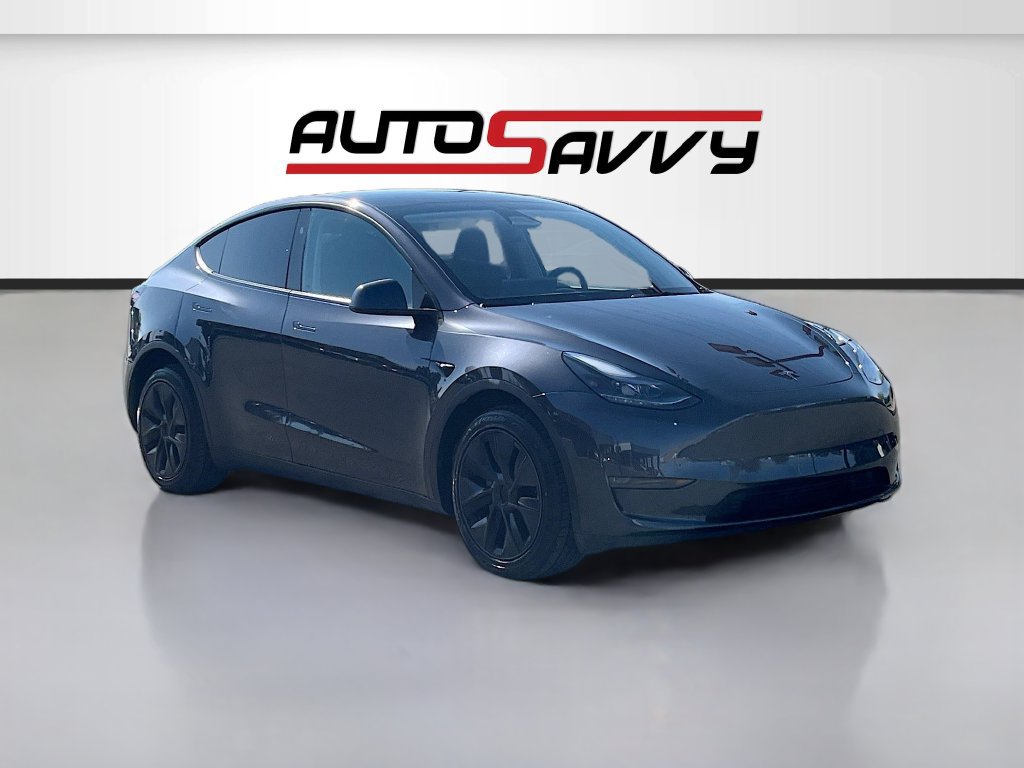Used 2025 Tesla Model Y Long Range AWD/4WD image 1