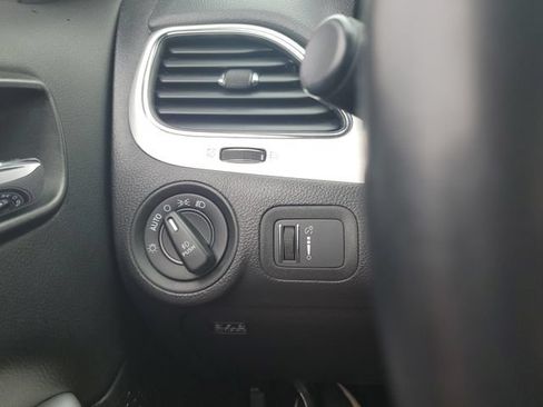 Used 2018 Dodge Journey SXT w/ Connectivity Group FWD image 22