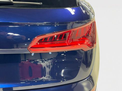 Used 2018 Audi SQ5 Premium Plus w/ Navigation Package image 28