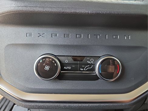 New 2025 Ford Expedition Active image 14